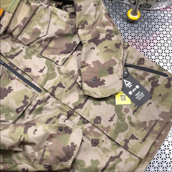 🔥BURTON BLACK OPS HEAVY DUTY SNOWBOARD JACKET🔥 - Picture 7 of 14